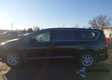 2024 Chrysler Pacifica Touring L z USA, uszkodzony, nr VIN 2C4RC1BG2RR128371